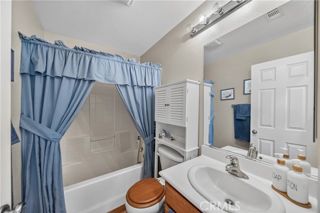 Detail Gallery Image 31 of 68 For 22262 Trinity Pl, Saugus,  CA 91390 - 5 Beds | 3 Baths