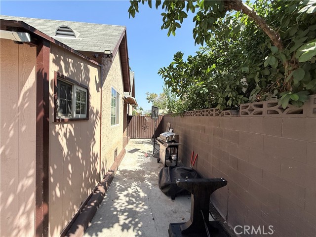 Detail Gallery Image 16 of 17 For 548 W 108th St, Los Angeles,  CA 90044 - 3 Beds | 2 Baths