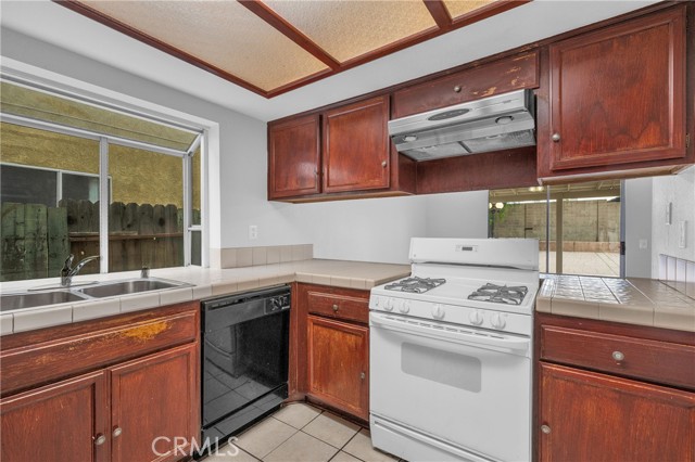 Detail Gallery Image 14 of 34 For 15400 Canyonstone Dr, Moreno Valley,  CA 92551 - 3 Beds | 2/1 Baths