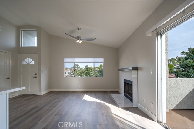 60 Greenmoor, Irvine CA: https://media.crmls.org/medias/d3aedb95-1c7d-413b-a18e-ec47e5972e56.jpg