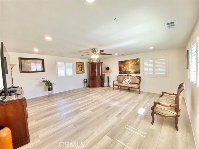 Detail Gallery Image 11 of 19 For 1011 Balsam St, Calimesa,  CA 92320 - 4 Beds | 3 Baths