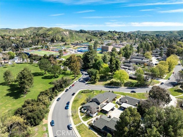 Detail Gallery Image 12 of 47 For 28888 Conejo View Dr, Agoura Hills,  CA 91301 - 2 Beds | 2 Baths