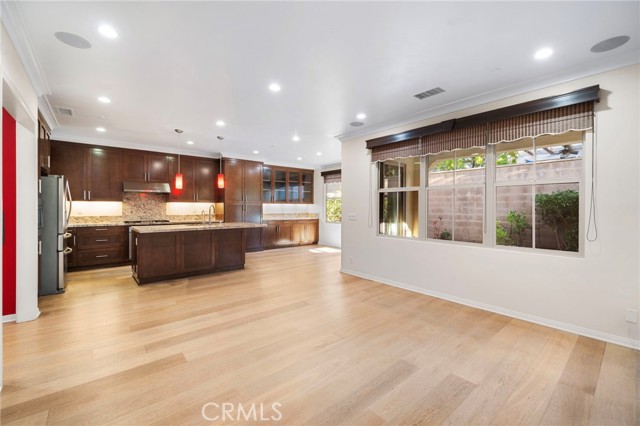 Detail Gallery Image 3 of 26 For 206 Bancroft, Irvine,  CA 92620 - 4 Beds | 3 Baths