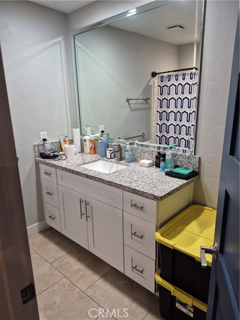 Detail Gallery Image 4 of 7 For 19246 Cottonwood Dr, Apple Valley,  CA 92308 - 1 Beds | 1 Baths