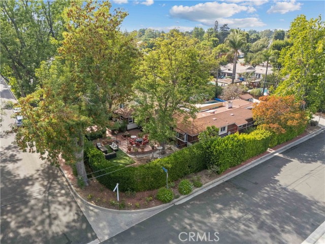 13405 Tiara Street, Valley Glen CA: https://media.crmls.org/medias/d3b2553c-92aa-405e-8011-d31d3e539b9c.jpg