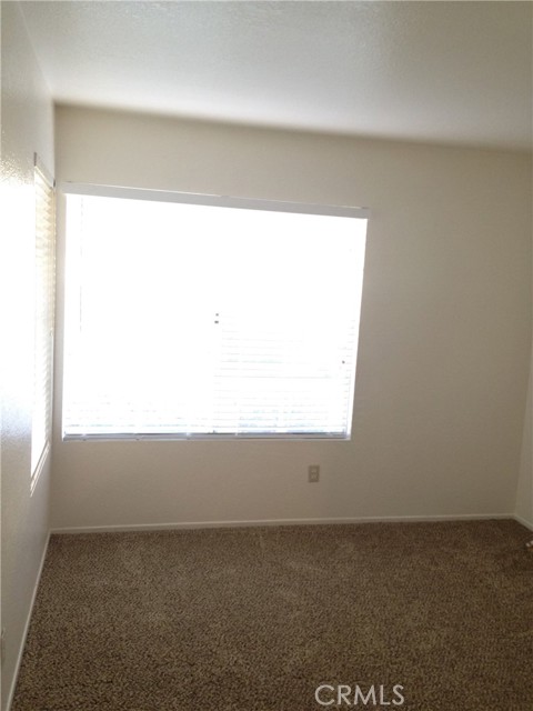 Detail Gallery Image 12 of 24 For 10482 Sagecrest Dr, Moreno Valley,  CA 92557 - 4 Beds | 2/1 Baths