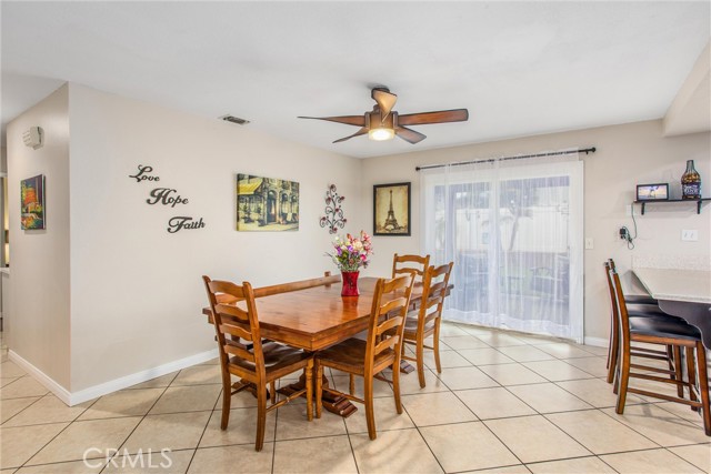6967 Mountain Avenue, Highland CA: https://media.crmls.org/medias/d3b3dc26-c1fa-4536-abbe-abc187d0faad.jpg