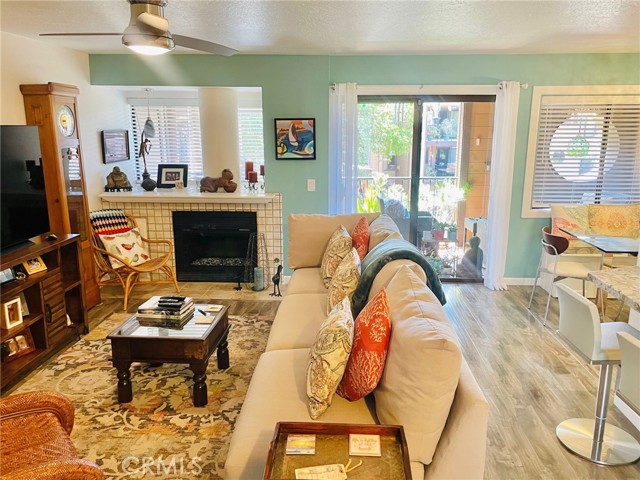4009 Canario Street, Carlsbad CA: https://media.crmls.org/medias/d3b42260-84cd-4590-9dbc-b2d0473000e6.jpg