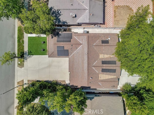 24017 Sylvan Street, Woodland Hills CA: https://media.crmls.org/medias/d3b4978c-8d66-449e-83e0-e4256b78273b.jpg