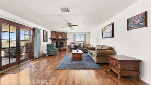 Detail Gallery Image 16 of 34 For 11140 Merino Ave, Apple Valley,  CA 92308 - 3 Beds | 2 Baths