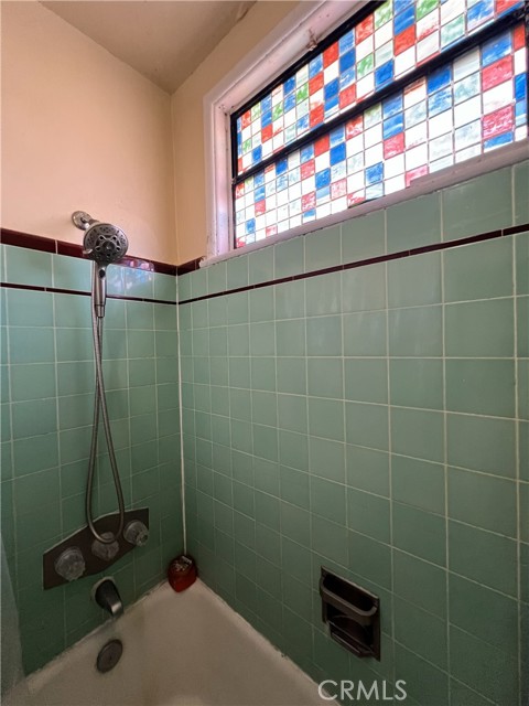 Detail Gallery Image 17 of 37 For 828 N Angeleno, Azusa,  CA 91702 - 4 Beds | 3 Baths