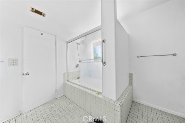 124 N Janet Place, Fullerton CA: https://media.crmls.org/medias/d3b5b9d0-1104-4b5d-873b-084f51e89a9d.jpg