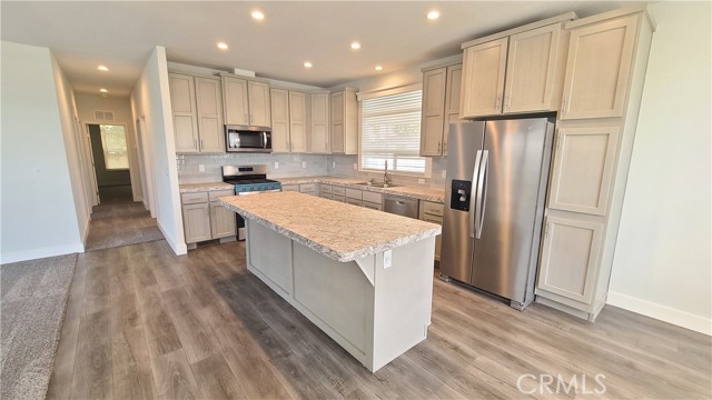 2139 E 4th Street, Ontario CA: https://media.crmls.org/medias/d3b5c932-a99b-4d8d-bc97-8497bd46c5a5.jpg