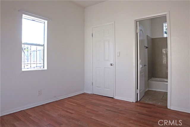 Detail Gallery Image 7 of 9 For 154 1/2 E 82nd St, Los Angeles,  CA 90003 - 1 Beds | 1 Baths