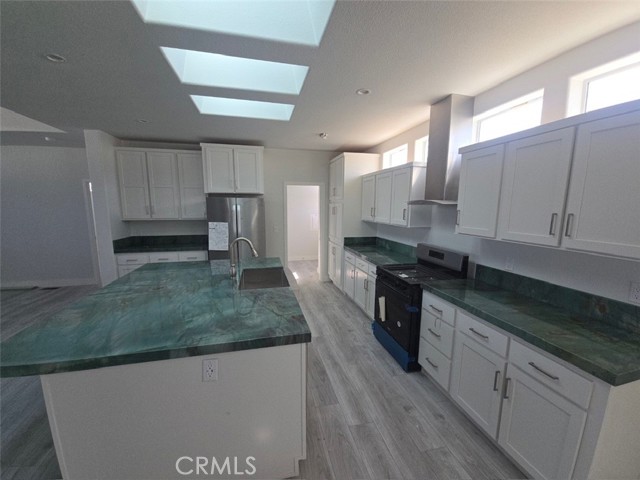 21500 Lassen, Chatsworth CA: https://media.crmls.org/medias/d3b728e9-de3a-4f5c-ace2-4cfe79eaeb57.jpg