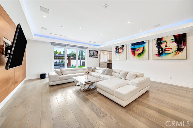 5622 Katherine, Sherman Oaks CA: https://media.crmls.org/medias/d3b73152-b957-403f-8a2d-1fe3baf9f782.jpg