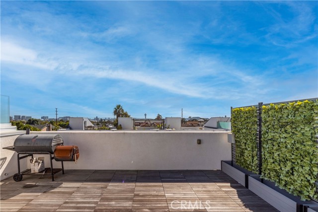 Detail Gallery Image 5 of 58 For 6566 W 85th Pl, Westchester,  CA 90045 - 3 Beds | 3 Baths