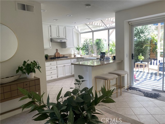14 Songbird Lane, Aliso Viejo CA: https://media.crmls.org/medias/d3b82cbe-81cf-4ca3-852a-96364f3c5977.jpg