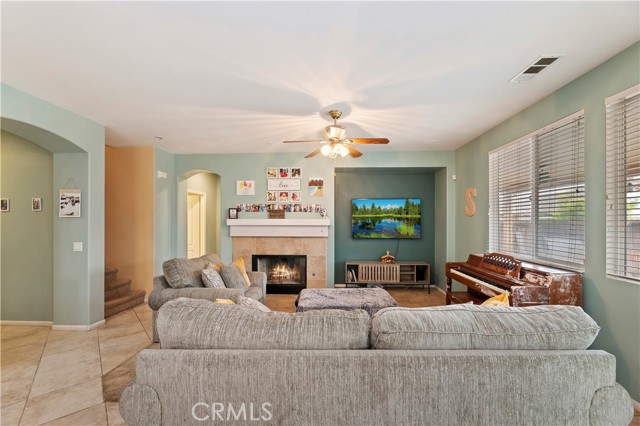 Detail Gallery Image 12 of 35 For 29918 Tierra Shores, Menifee,  CA 92584 - 4 Beds | 3/1 Baths