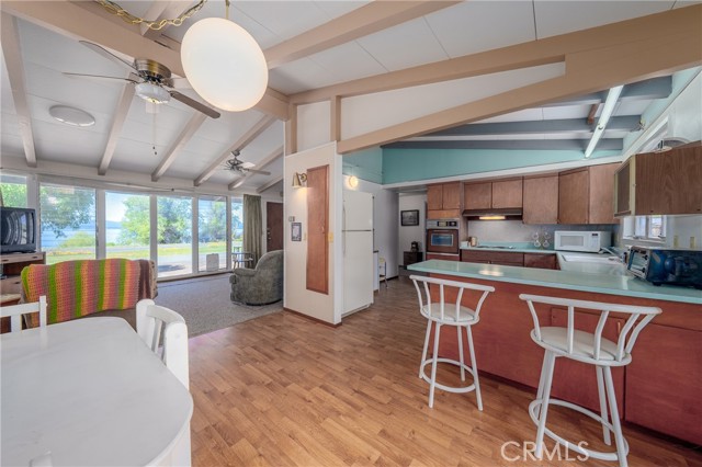 6828 Frontage Road, Lucerne CA: https://media.crmls.org/medias/d3b8ecb7-a0ec-4150-9703-482c1eae230b.jpg