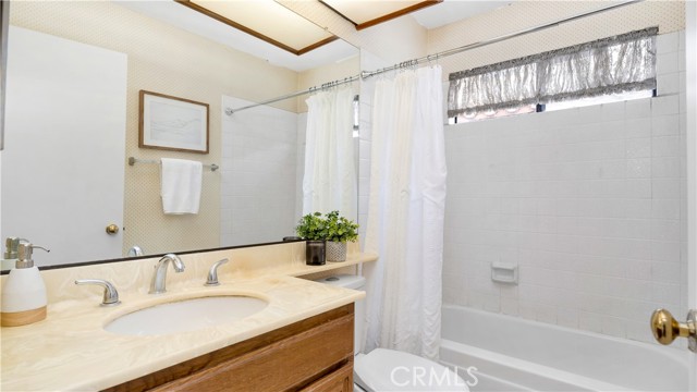 54 Falcon Ridge Drive, Pomona CA: https://media.crmls.org/medias/d3b9222e-4822-4b93-ab15-25aba1e65970.jpg