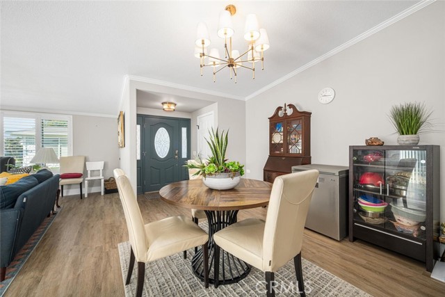 13781 Alderwood Lane, Seal Beach CA: https://media.crmls.org/medias/d3b9c51c-ef3e-4965-8b9d-fefc88c28a93.jpg