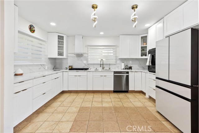 Detail Gallery Image 4 of 16 For 11377 Gaynor Ave, Granada Hills,  CA 91344 - 4 Beds | 2 Baths