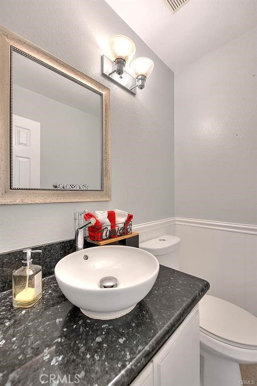 Detail Gallery Image 14 of 68 For 12541 Pinehurst, El Monte,  CA 91732 - 3 Beds | 3 Baths