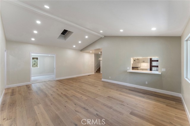 5010 Elmwood Avenue, Los Angeles CA: https://media.crmls.org/medias/d3bb2153-f93a-43c9-a716-e7dfd8242c66.jpg