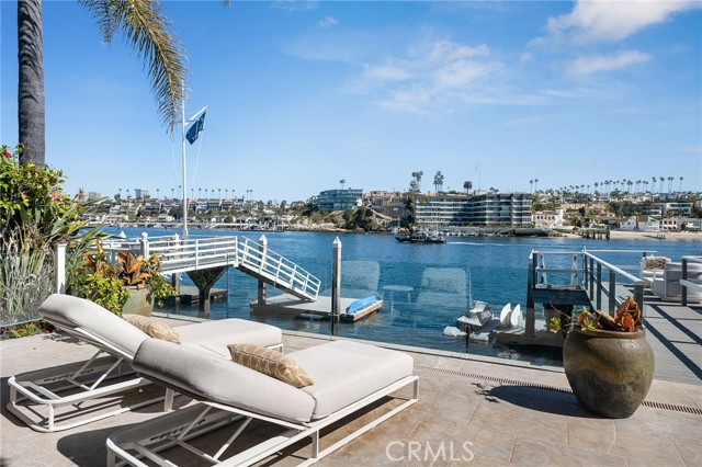 2278 Channel Rd Road, Newport Beach CA: https://media.crmls.org/medias/d3bbd118-8973-48e2-aab2-519417716d19.jpg
