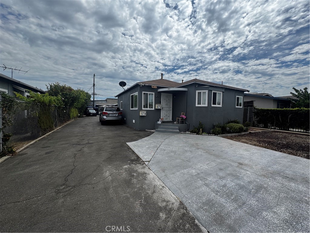 Triplex at 1538 W 85th