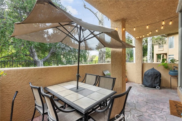 Detail Gallery Image 14 of 32 For 24013 Arroyo Park #42,  Valencia,  CA 91355 - 2 Beds | 2 Baths