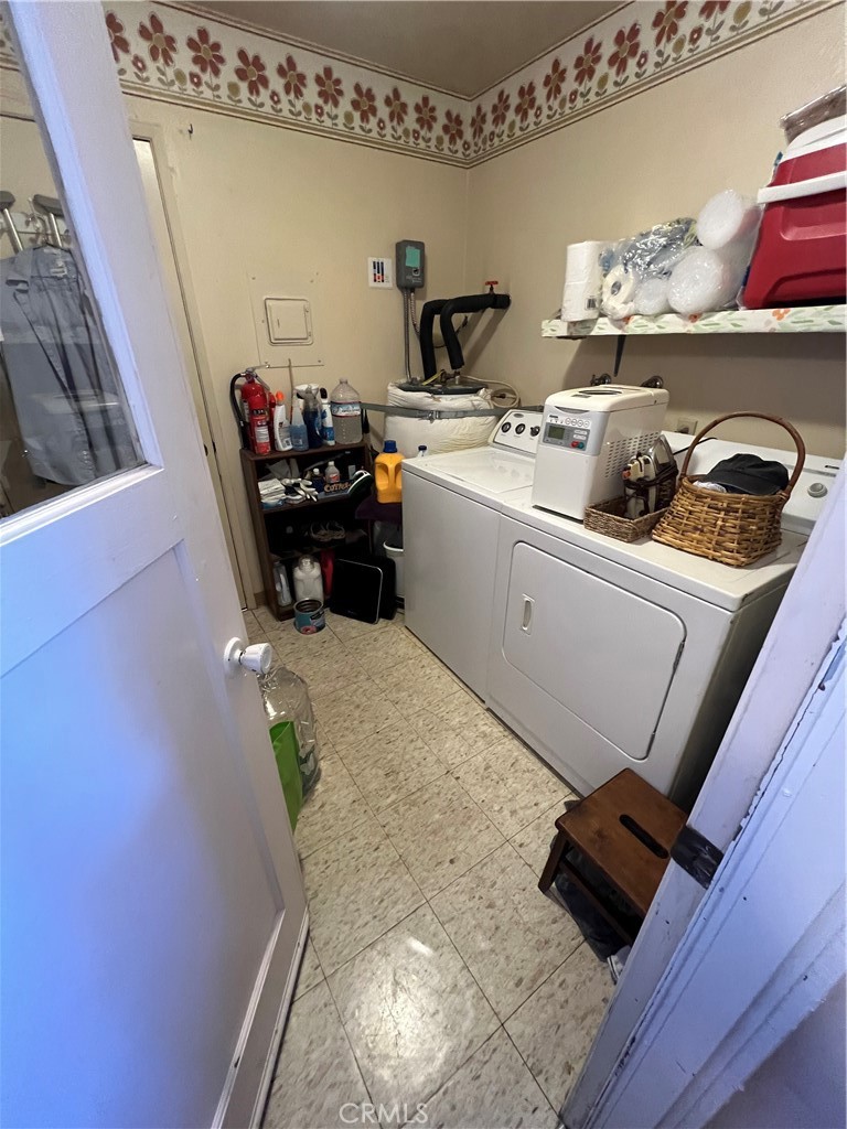 https://media.crmls.org/medias/d3bd2fea-93b9-4bb0-a33d-92c1630dae6e.jpg?preset=X-Large