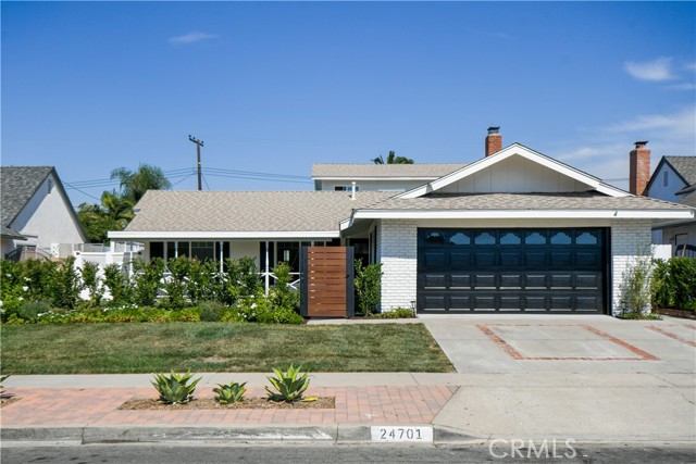 Detail Gallery Image 2 of 29 For 24701 Belgreen Pl, Lake Forest,  CA 92630 - 3 Beds | 2 Baths