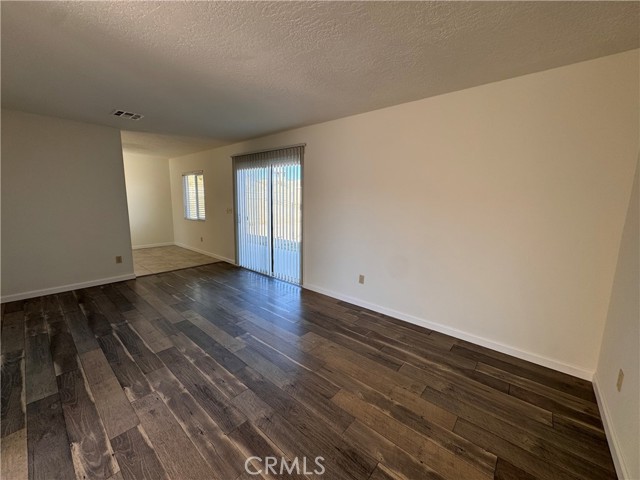 27474 Travertine, Barstow CA: https://media.crmls.org/medias/d3bda352-fcf3-4d65-86ae-990100484937.jpg
