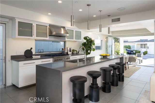 Detail Gallery Image 8 of 40 For 2618 Cove St, Corona Del Mar,  CA 92625 - 3 Beds | 3/1 Baths