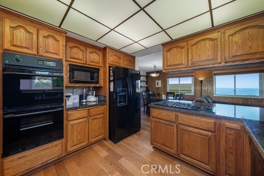 https://media.crmls.org/medias/d3bebe45-c560-4bf9-a5ab-93201129e425.jpg?preset=X-Large
