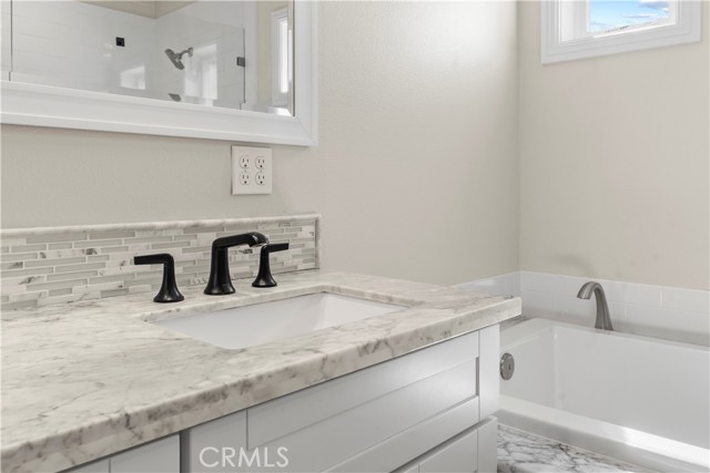 MLS #OC25221513 image #14