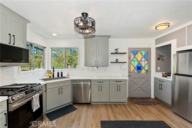 Detail Gallery Image 12 of 64 For 24531 San Moritz Dr, Crestline,  CA 92325 - 3 Beds | 2 Baths