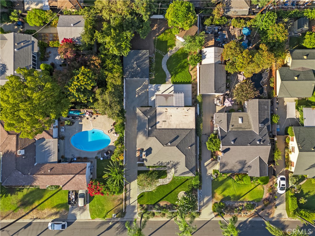 https://media.crmls.org/medias/d3bf9780-320b-44c1-af5c-43d8fa3c5a39.jpg?preset=X-Large