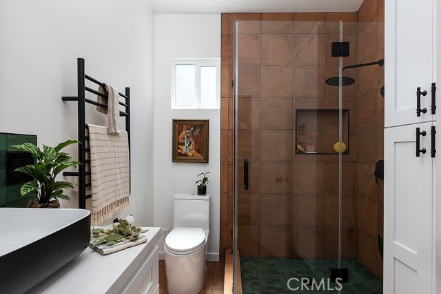 1215 N Avenue 56, Los Angeles CA: https://media.crmls.org/medias/d3c00ea5-68bf-4ee1-a4d0-85a80e7a6630.jpg