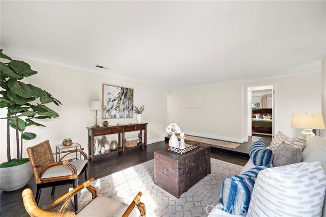 Detail Gallery Image 9 of 51 For 10763 El Centro Avenue, Fountain Valley,  CA 92708 - 5 Beds | 2/1 Baths