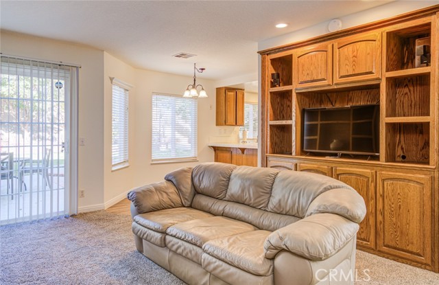 Detail Gallery Image 16 of 42 For 21022 Horsetree Cir, Trabuco Canyon,  CA 92679 - 4 Beds | 2/1 Baths