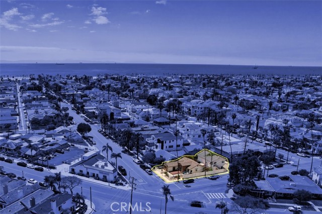 627 7th Street, Huntington Beach CA: https://media.crmls.org/medias/d3c1c8ea-3333-47eb-9469-3fecaa5c817b.jpg