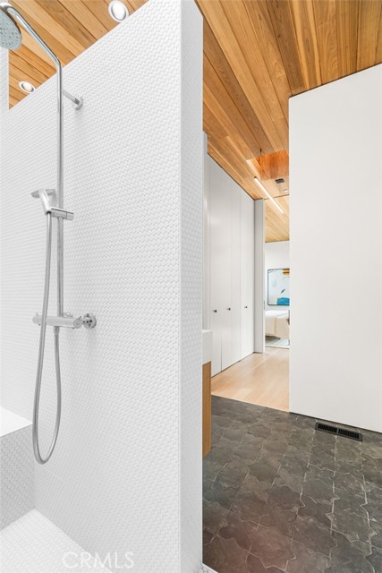 1357 Voorhees Avenue, Manhattan Beach CA: https://media.crmls.org/medias/d3c32e2a-7349-47c2-835b-de3cca0ea8df.jpg