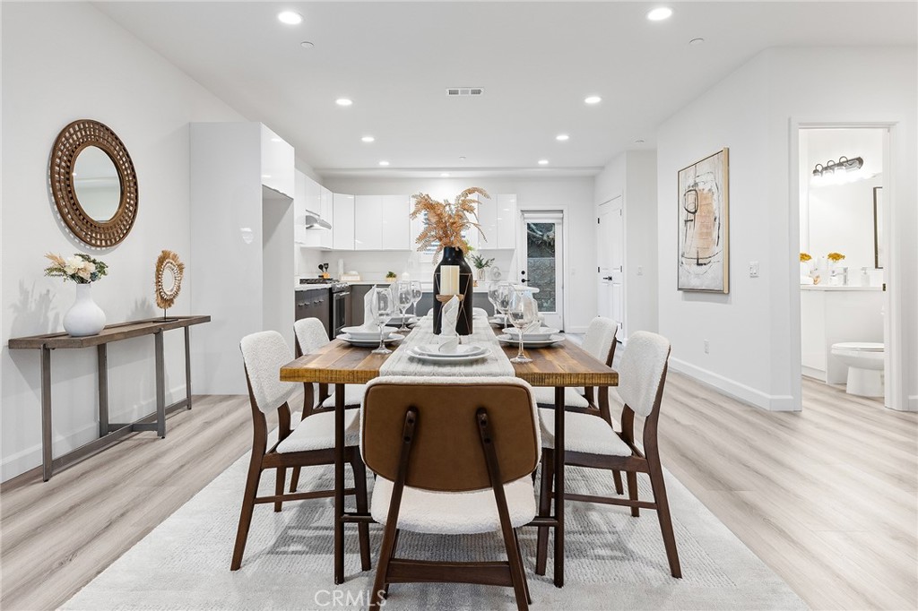 https://media.crmls.org/medias/d3c34743-6be6-47d3-9f17-fc2ed747e067.jpg?preset=X-Large