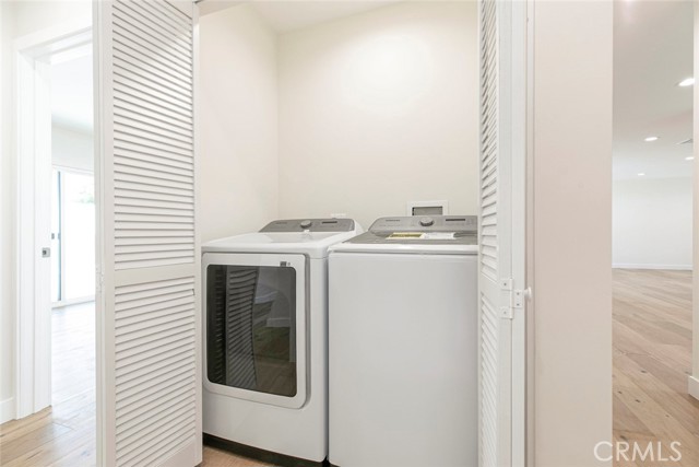 10446 Woodley Avenue, Granada Hills CA: https://media.crmls.org/medias/d3c57081-fac7-43ed-b10a-236cd862db11.jpg