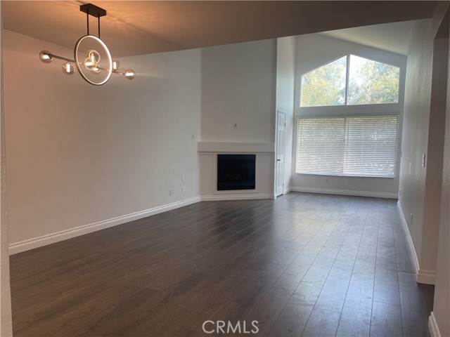 5515 Canoga Avenue, Woodland Hills CA: https://media.crmls.org/medias/d3c5e24c-7601-467f-b12b-f1a8a1b73080.jpg