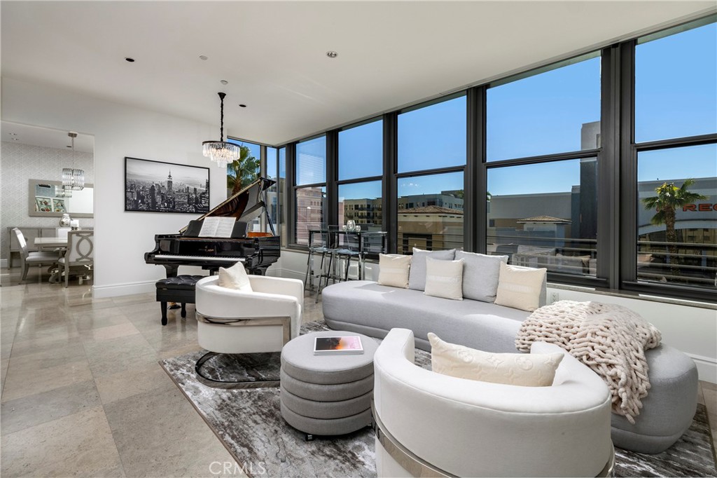 345 E Colorado Boulevard #404