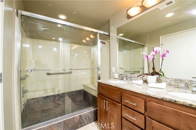 Detail Gallery Image 18 of 64 For 21301 Erwin St #237,  Woodland Hills,  CA 91367 - 2 Beds | 2 Baths